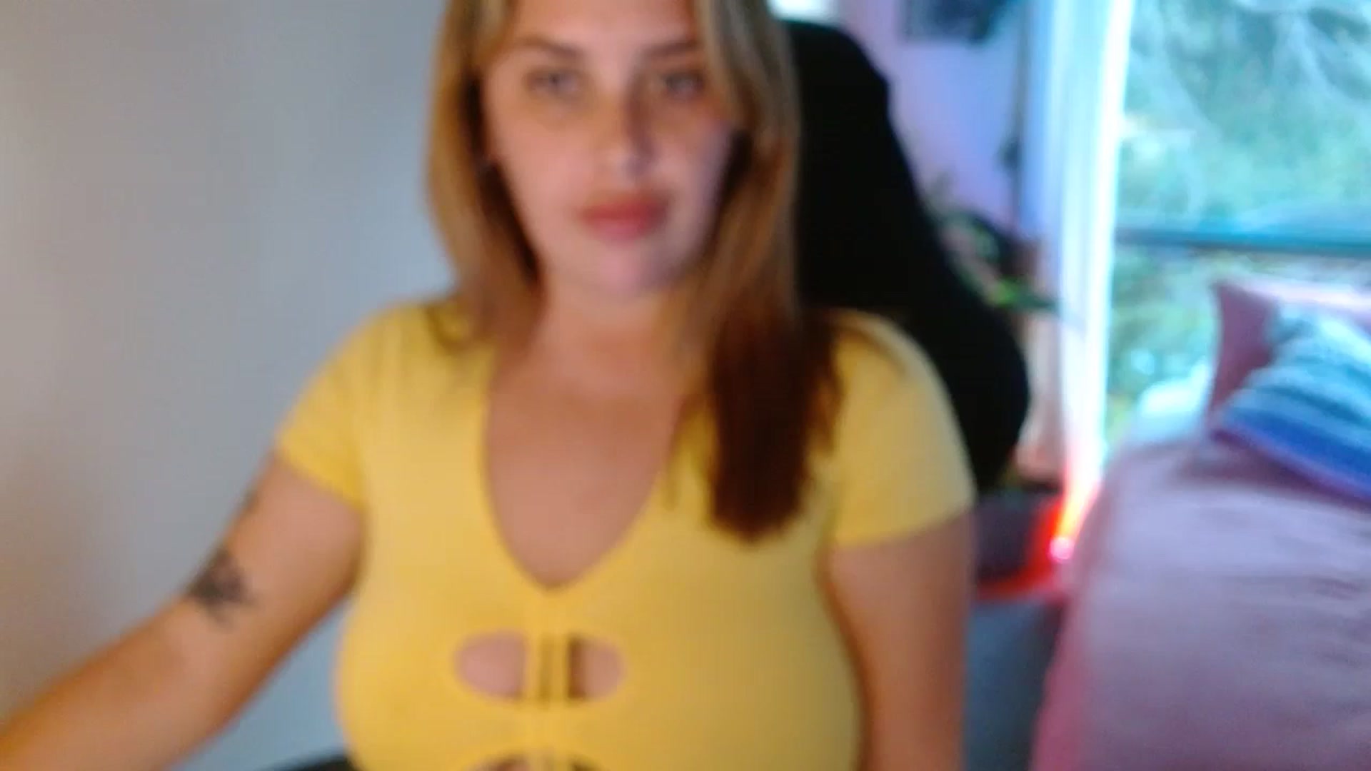 Gallery image thumbnail from HoneyTits_'s myfreecams stream on, 10/01/2024, 08:27 image 17 of 20
