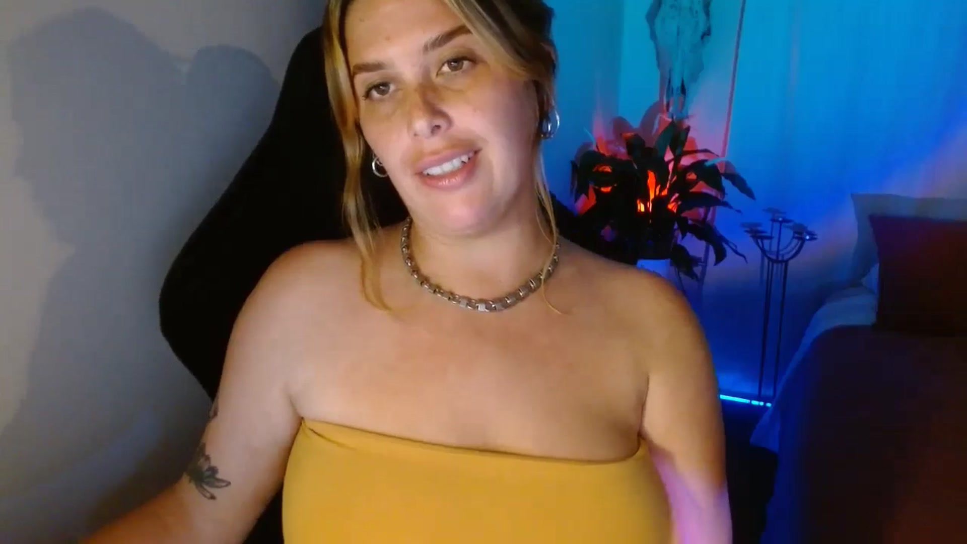 Gallery image thumbnail from HoneyTits_'s myfreecams stream on, 10/07/2024, 09:45 image 18 of 20