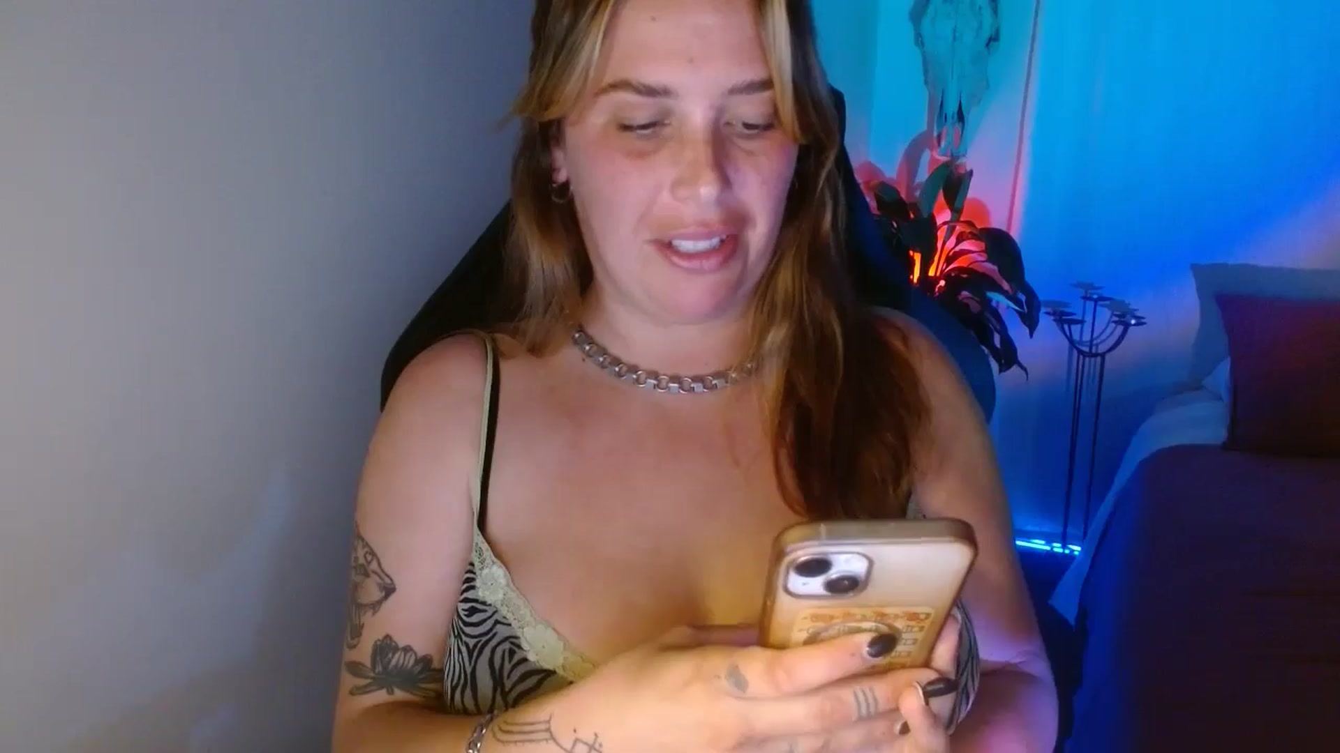 Gallery image thumbnail from HoneyTits_'s myfreecams stream on, 10/08/2024, 09:33 image 4 of 20