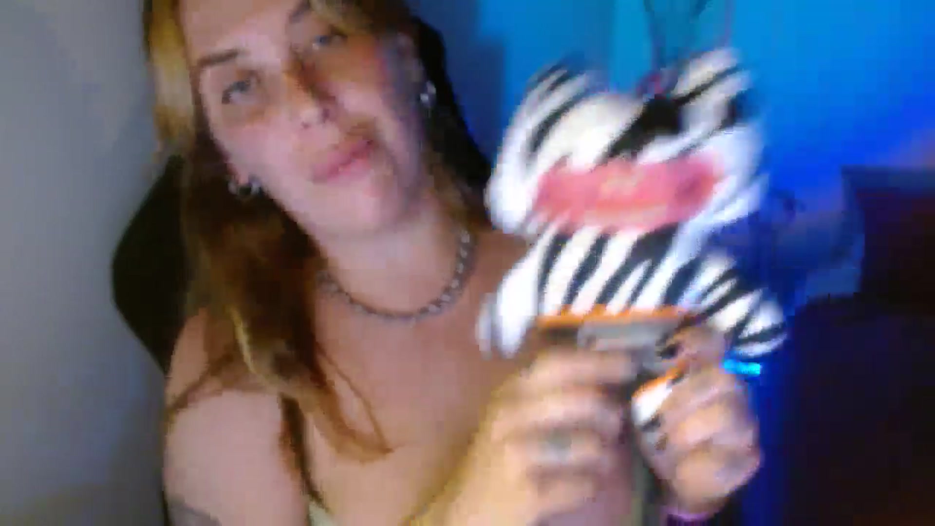 Gallery image thumbnail from HoneyTits_'s myfreecams stream on, 10/08/2024, 09:33 image 17 of 20