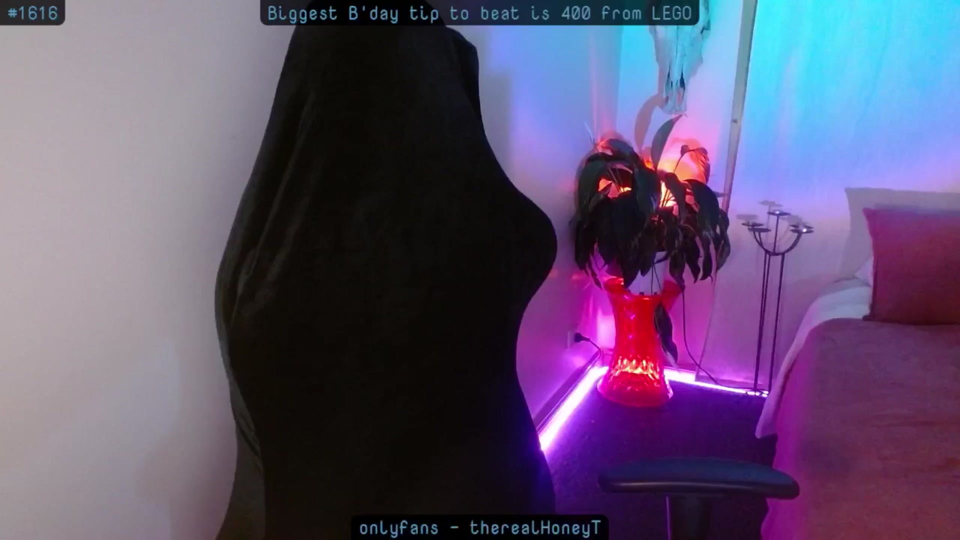 Gallery image thumbnail from HoneyTits_'s myfreecams stream on, 10/09/2024, 10:26 image 6 of 20