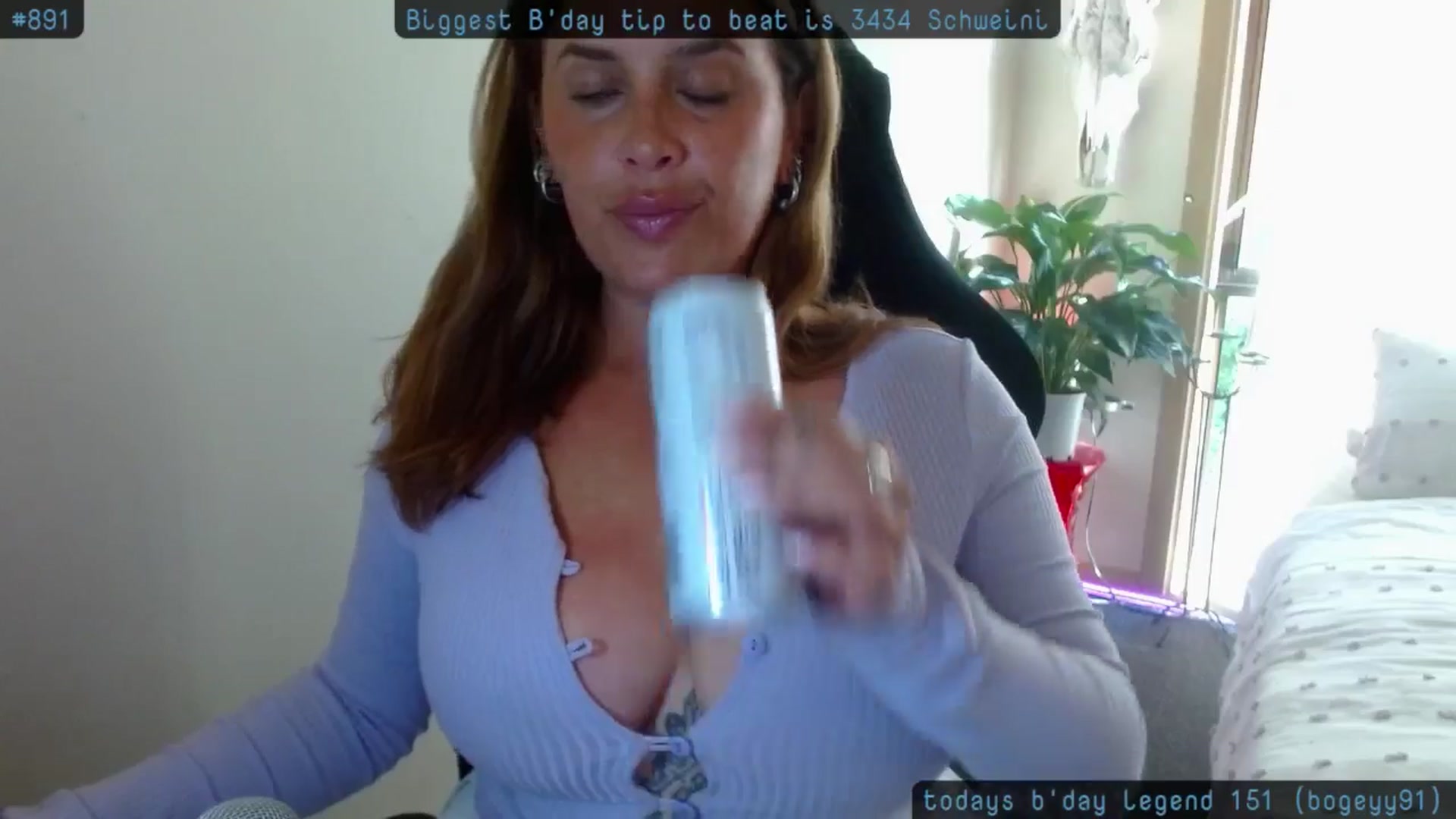 Gallery image thumbnail from HoneyTits_'s myfreecams stream on, 10/30/2024, 08:25 image 9 of 20