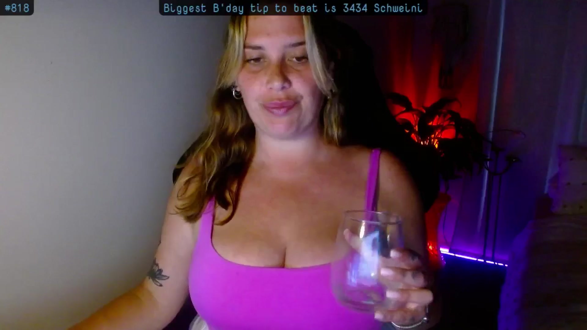 Gallery image thumbnail from HoneyTits_'s myfreecams stream on, 10/31/2024, 09:55 image 13 of 20