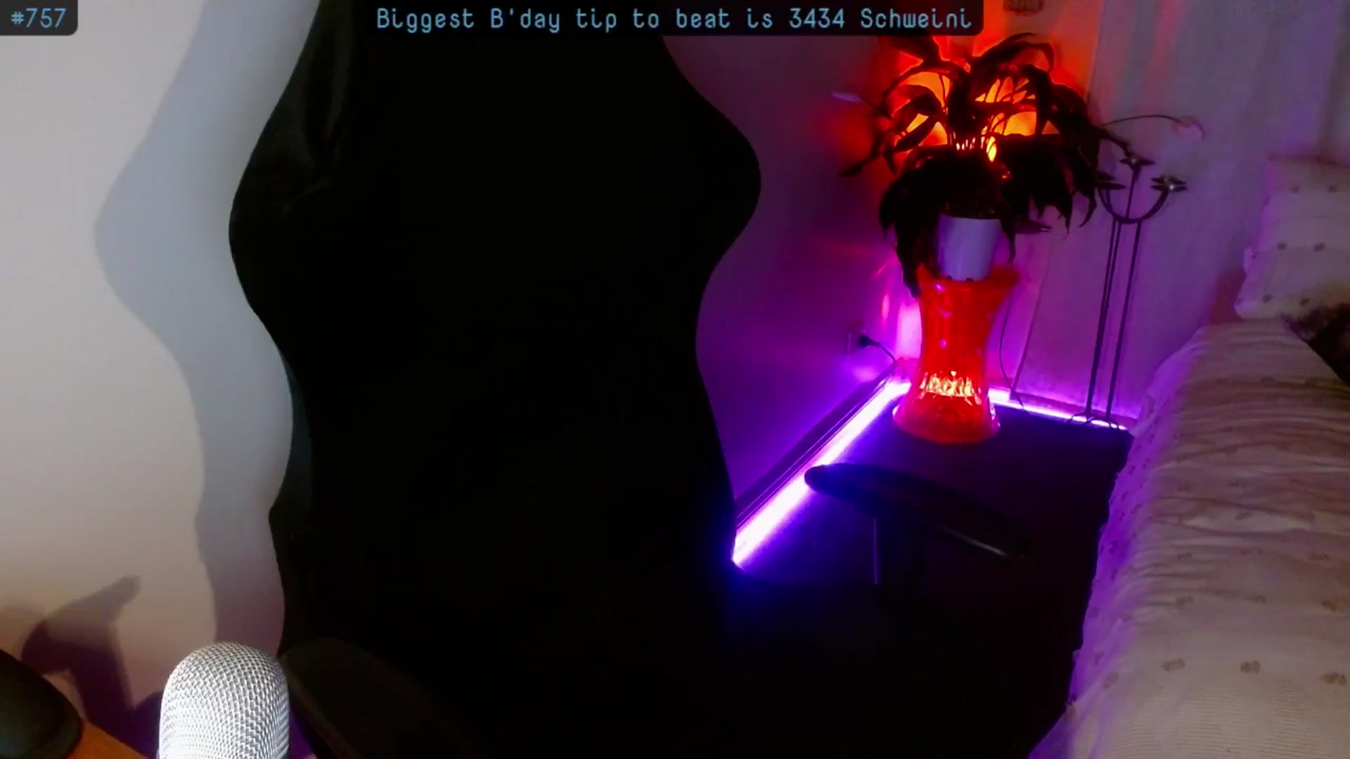 Gallery image thumbnail from HoneyTits_'s myfreecams stream on, 10/31/2024, 12:17 image 14 of 20