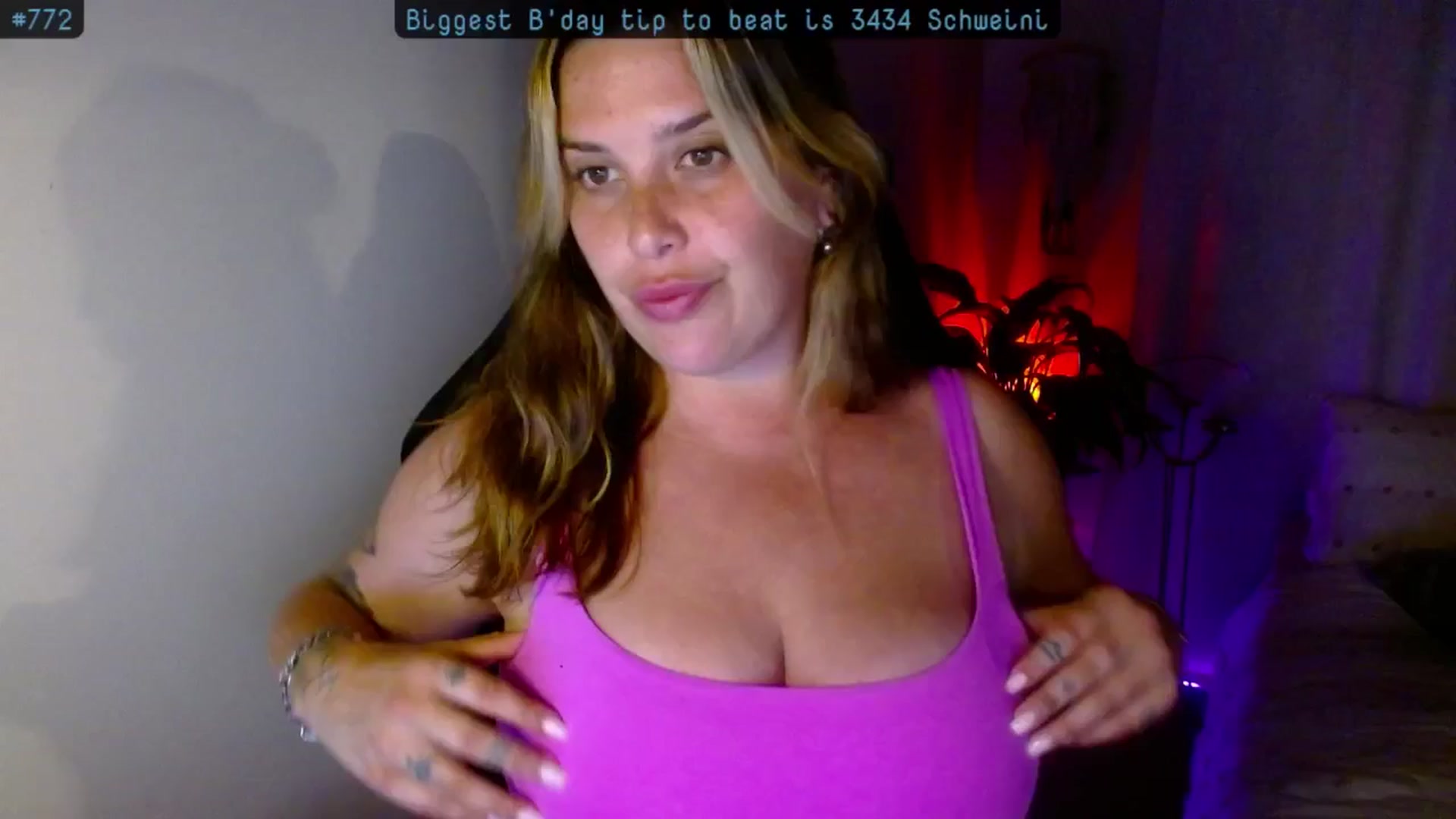 Gallery image thumbnail from HoneyTits_'s myfreecams stream on, 10/31/2024, 12:17 image 3 of 20