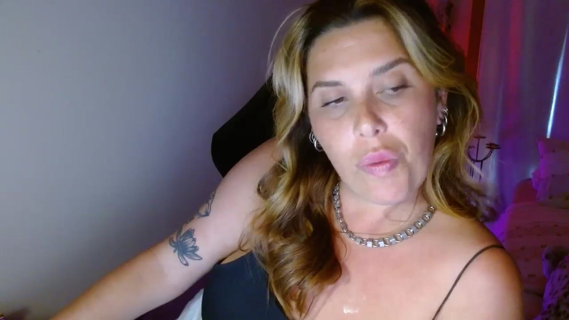Gallery image thumbnail from HoneyTits_'s myfreecams stream on, 11/06/2024, 08:40 image 20 of 20