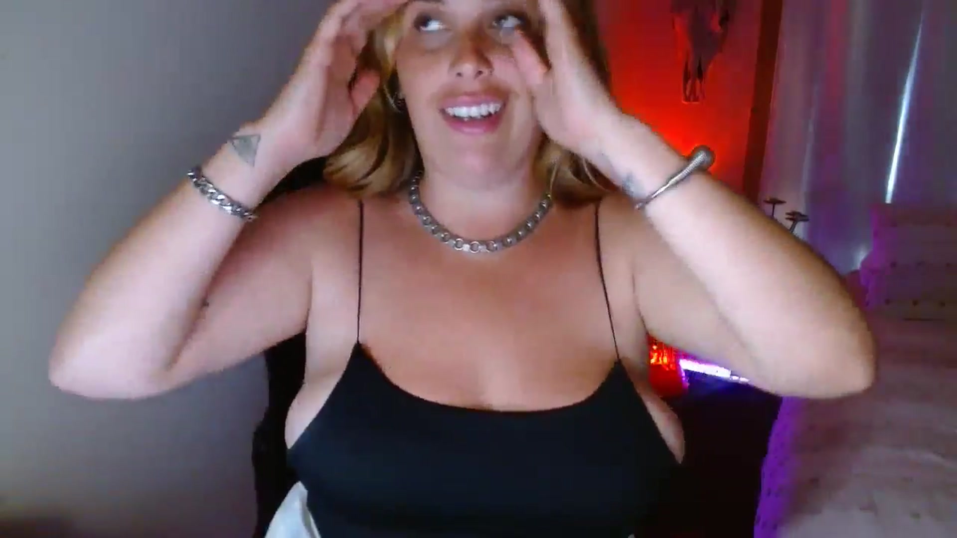 Gallery image thumbnail from HoneyTits_'s myfreecams stream on, 11/06/2024, 08:40 image 17 of 20