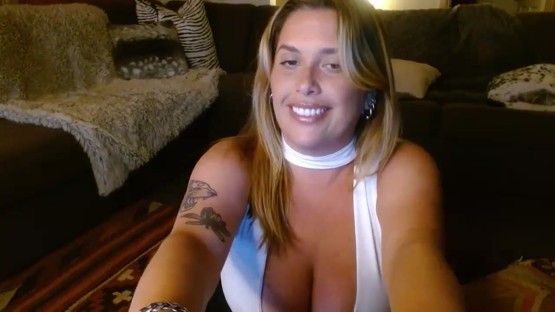 Gallery image thumbnail from HoneyTits_'s myfreecams stream on, 11/19/2024, 11:06 image 7 of 20