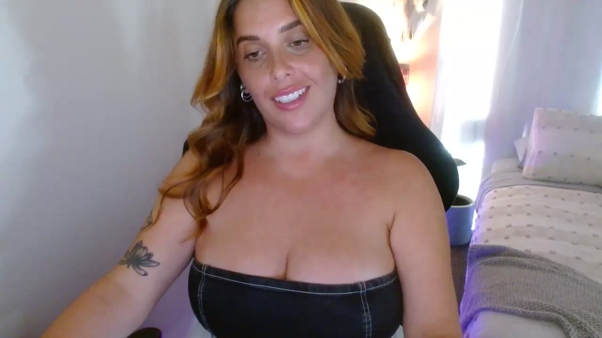 Gallery image thumbnail from HoneyTits_'s myfreecams stream on, 03/11/2025, 07:43 image 15 of 20