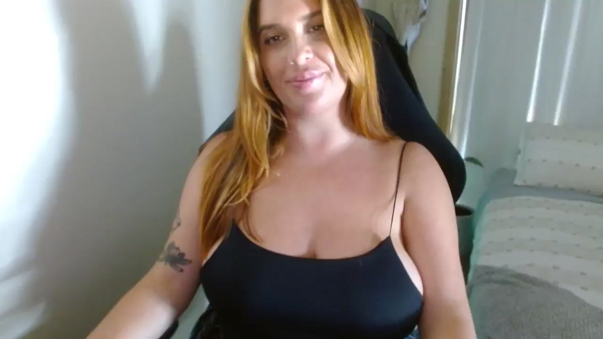 Gallery image thumbnail from HoneyTits_'s myfreecams stream on, 03/18/2025, 06:50 image 7 of 20