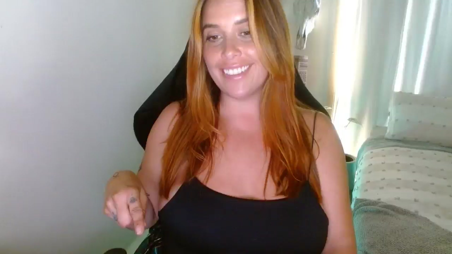 Gallery image thumbnail from HoneyTits_'s myfreecams stream on, 03/18/2025, 07:30 image 15 of 20