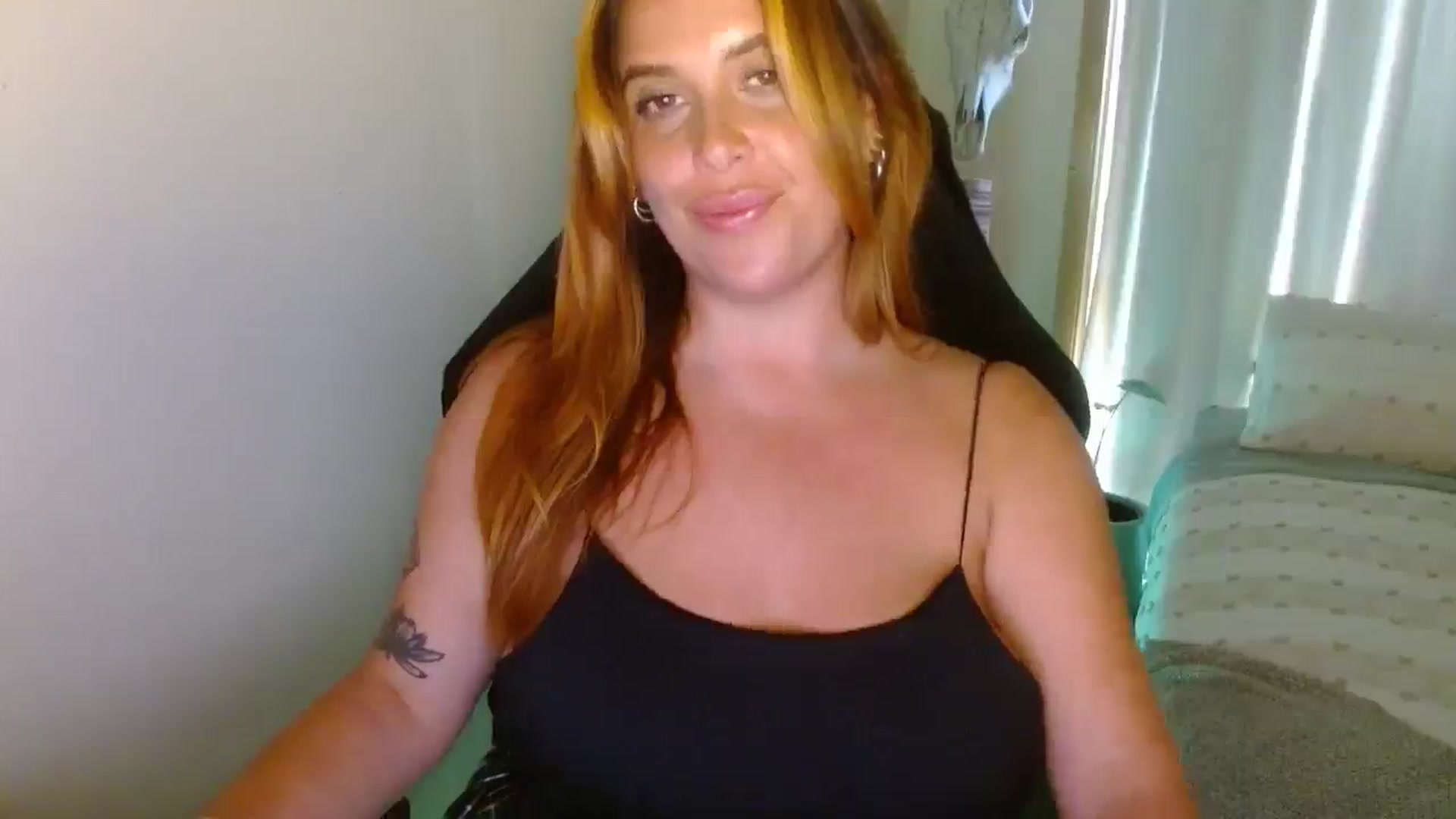 Gallery image thumbnail from HoneyTits_'s myfreecams stream on, 03/18/2025, 07:30 image 4 of 20