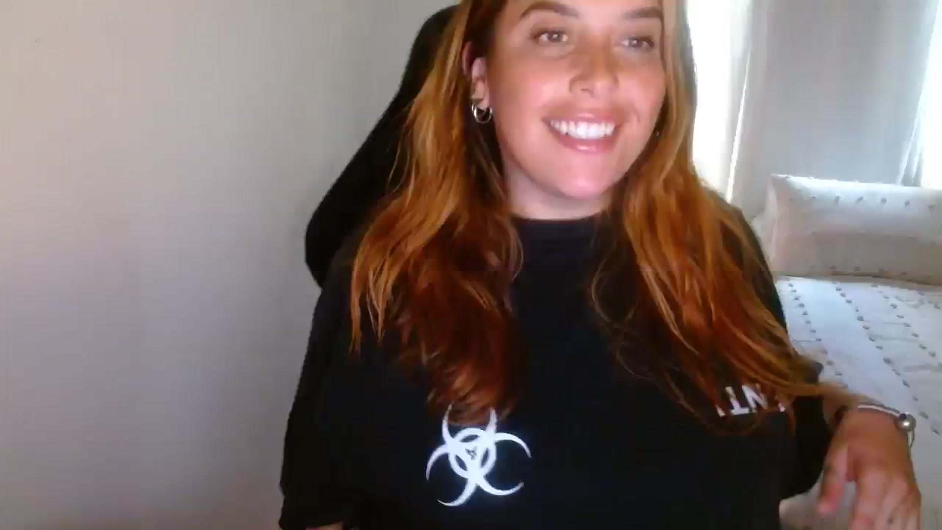 Gallery image thumbnail from HoneyTits_'s myfreecams stream on, 04/03/2025, 09:16 image 9 of 20