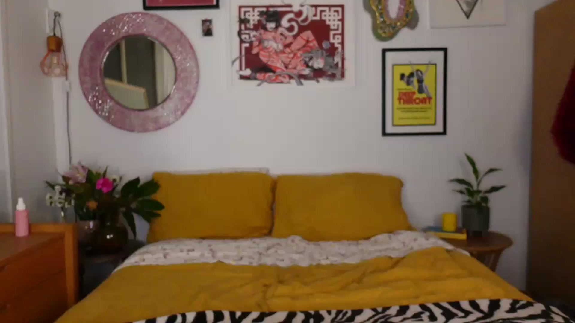 Gallery image thumbnail from HoneyTits_'s myfreecams stream on, 04/15/2025, 11:23 image 6 of 20