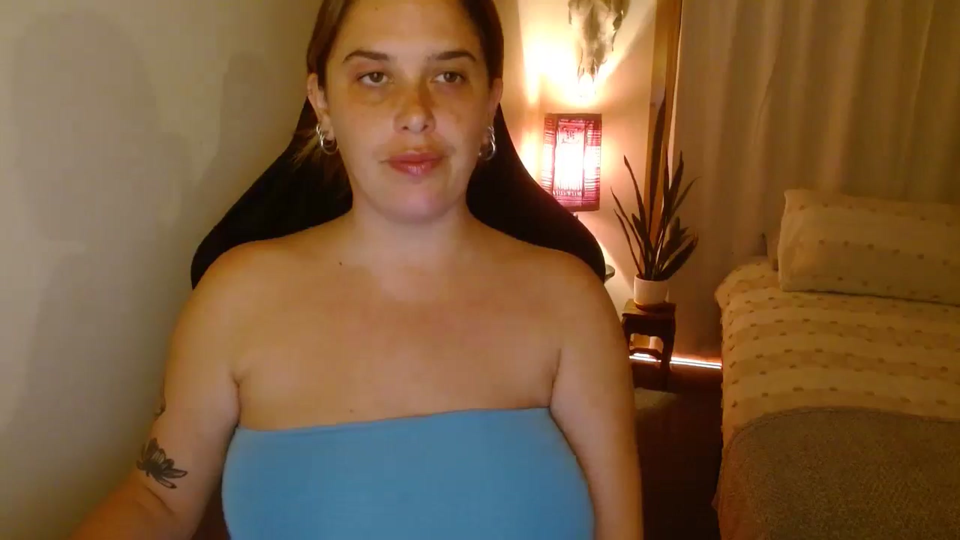 Gallery image thumbnail from HoneyTits_'s myfreecams stream on, 04/19/2025, 10:45 image 16 of 20