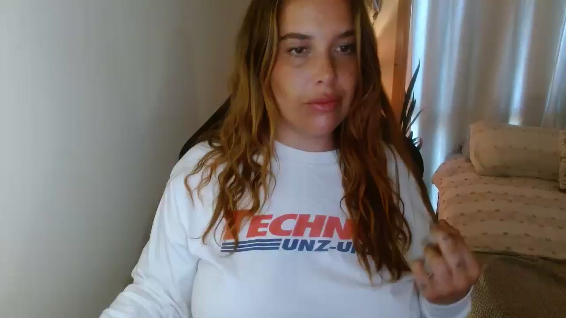 Gallery image thumbnail from HoneyTits_'s myfreecams stream on, 04/23/2025, 07:36 image 1 of 20