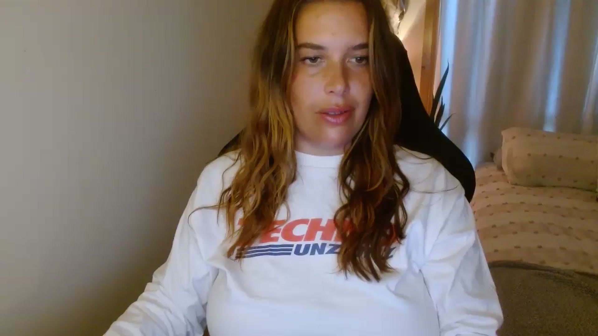 Gallery image thumbnail from HoneyTits_'s myfreecams stream on, 04/23/2025, 07:36 image 18 of 20