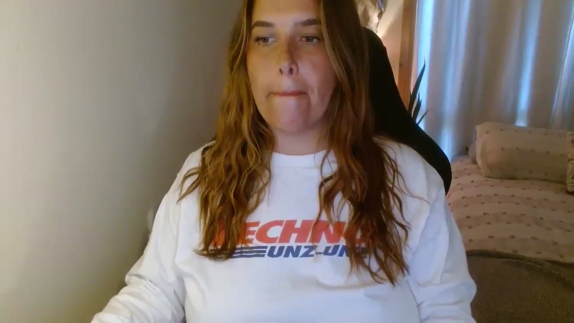 Gallery image thumbnail from HoneyTits_'s myfreecams stream on, 04/23/2025, 07:36 image 10 of 20