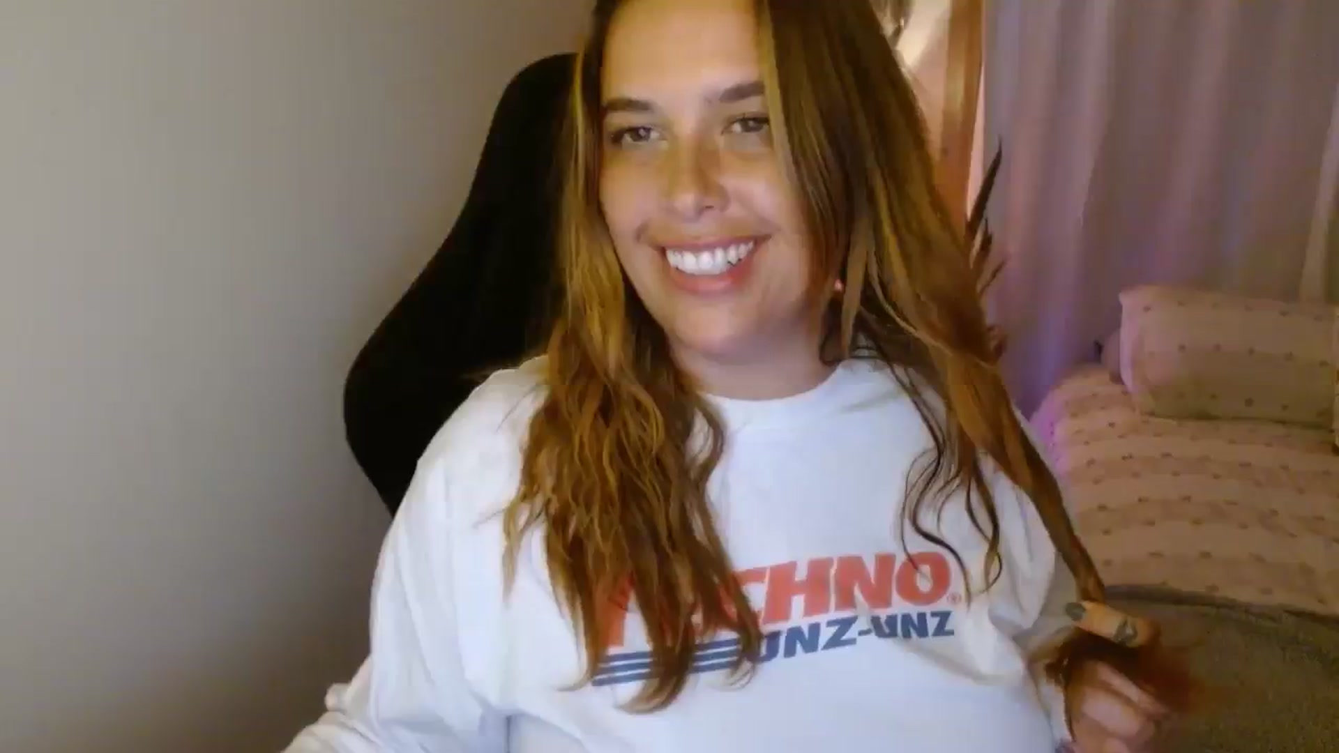 Gallery image thumbnail from HoneyTits_'s myfreecams stream on, 04/23/2025, 10:25 image 2 of 20