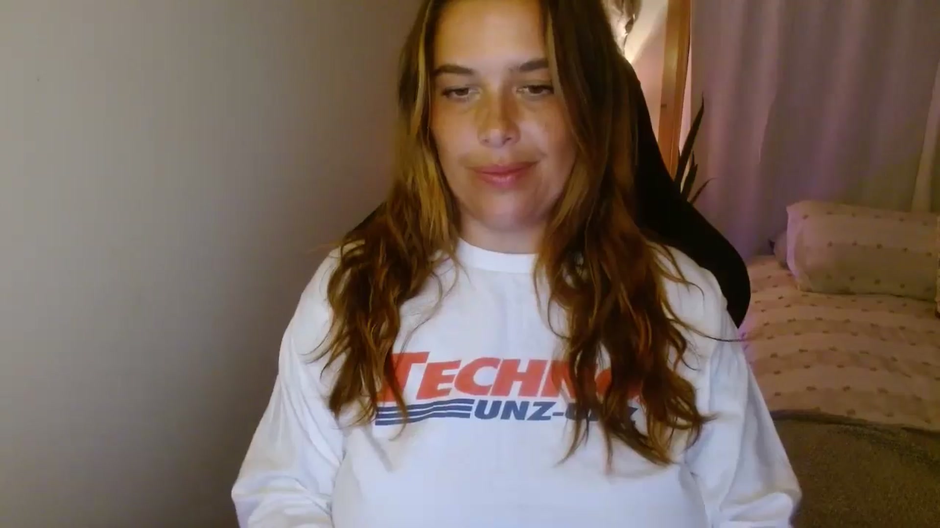 Gallery image thumbnail from HoneyTits_'s myfreecams stream on, 04/23/2025, 10:25 image 5 of 20