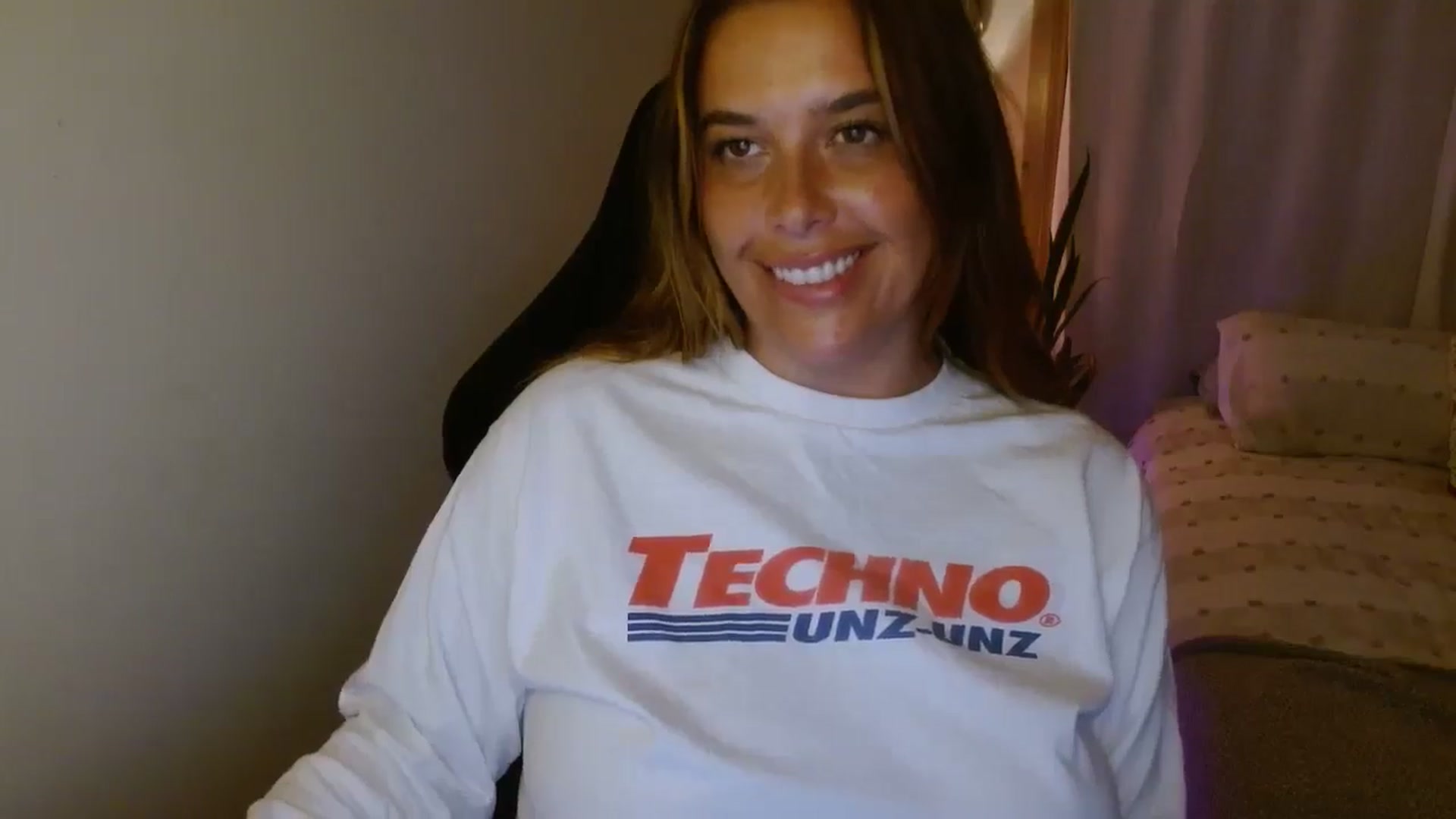Gallery image thumbnail from HoneyTits_'s myfreecams stream on, 04/23/2025, 10:25 image 4 of 20