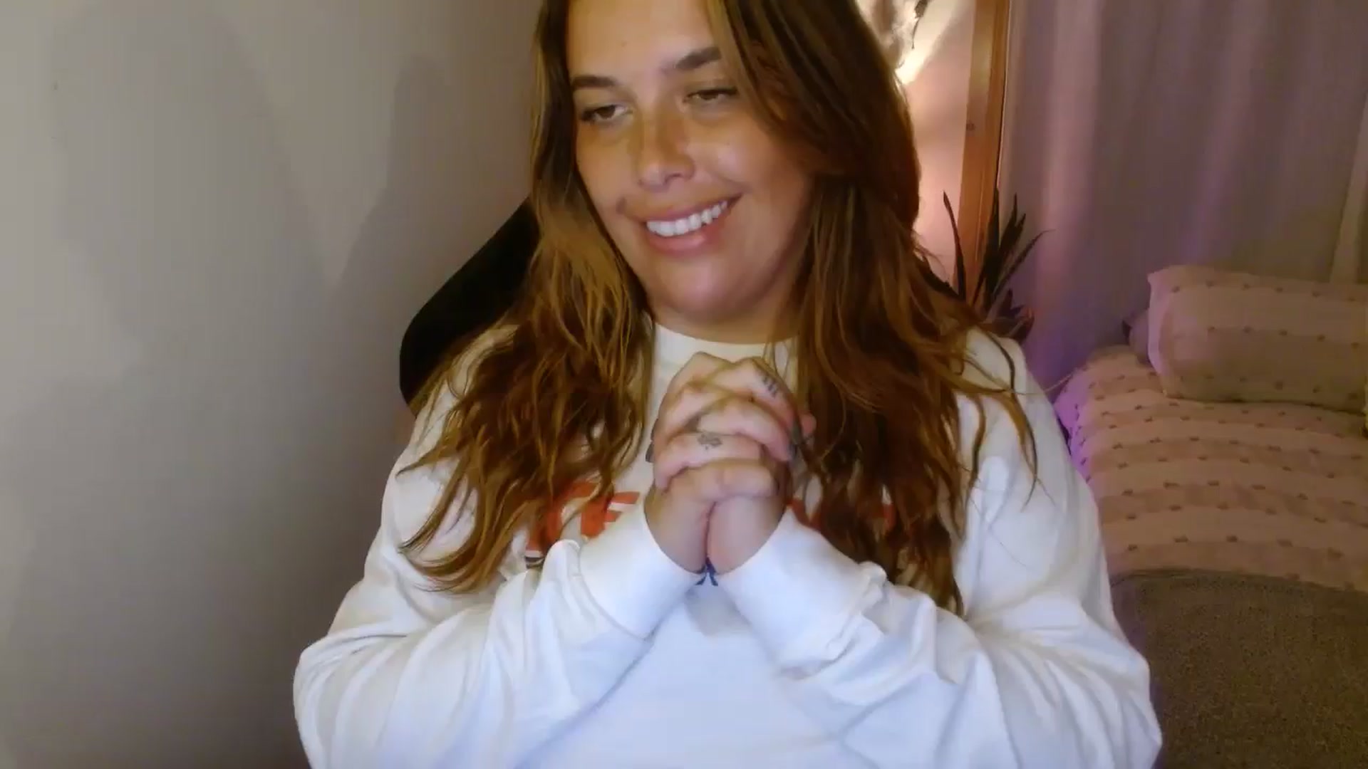 Gallery image thumbnail from HoneyTits_'s myfreecams stream on, 04/23/2025, 10:25 image 9 of 20