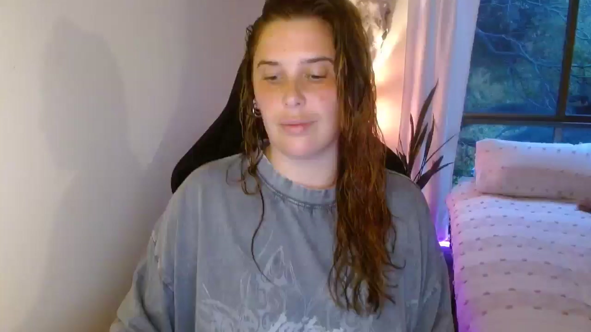 Gallery image thumbnail from HoneyTits_'s myfreecams stream on, 04/25/2025, 09:26 image 1 of 20