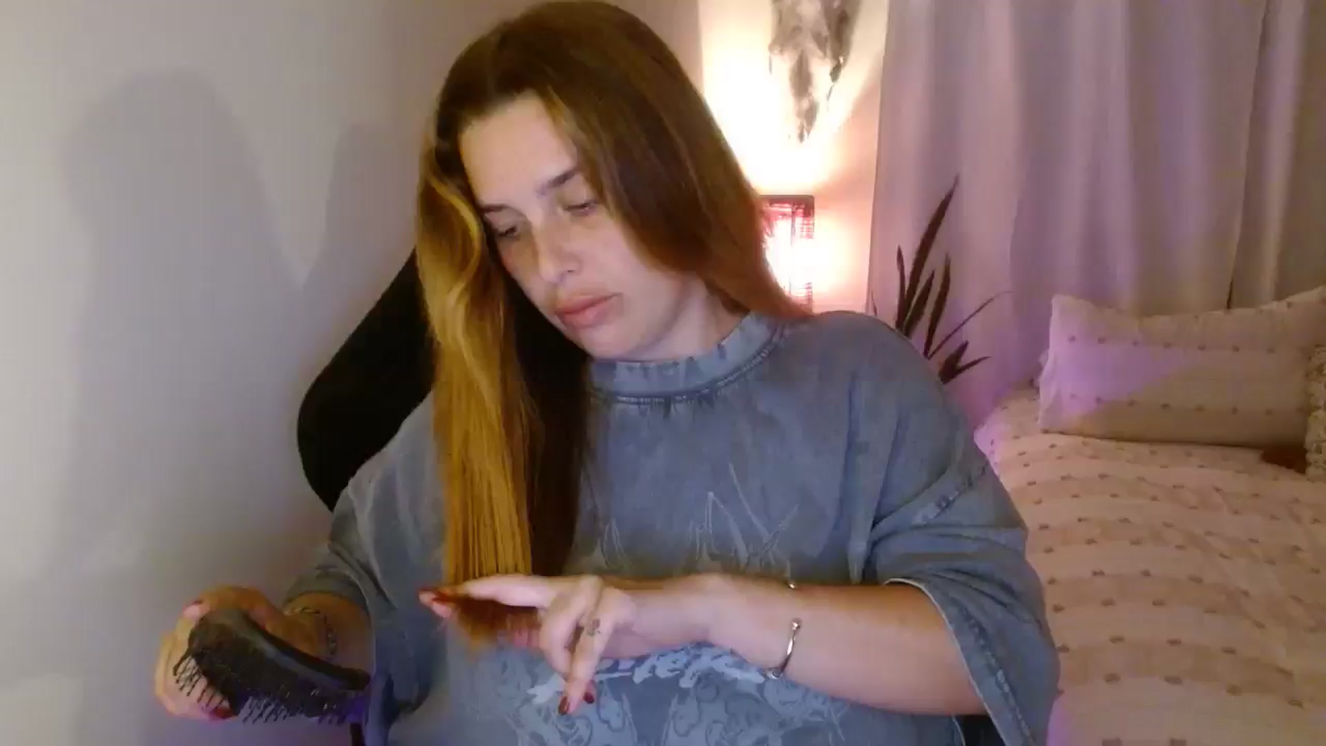 Gallery image thumbnail from HoneyTits_'s myfreecams stream on, 04/25/2025, 09:26 image 13 of 20