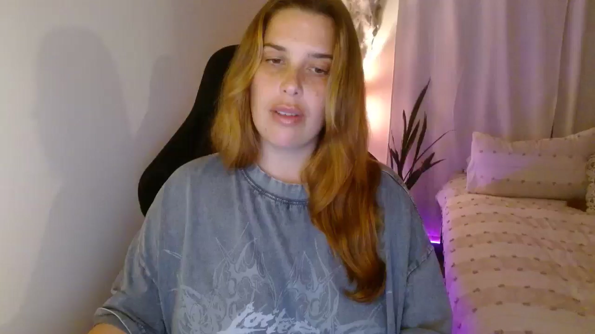 Gallery image thumbnail from HoneyTits_'s myfreecams stream on, 04/25/2025, 09:26 image 14 of 20