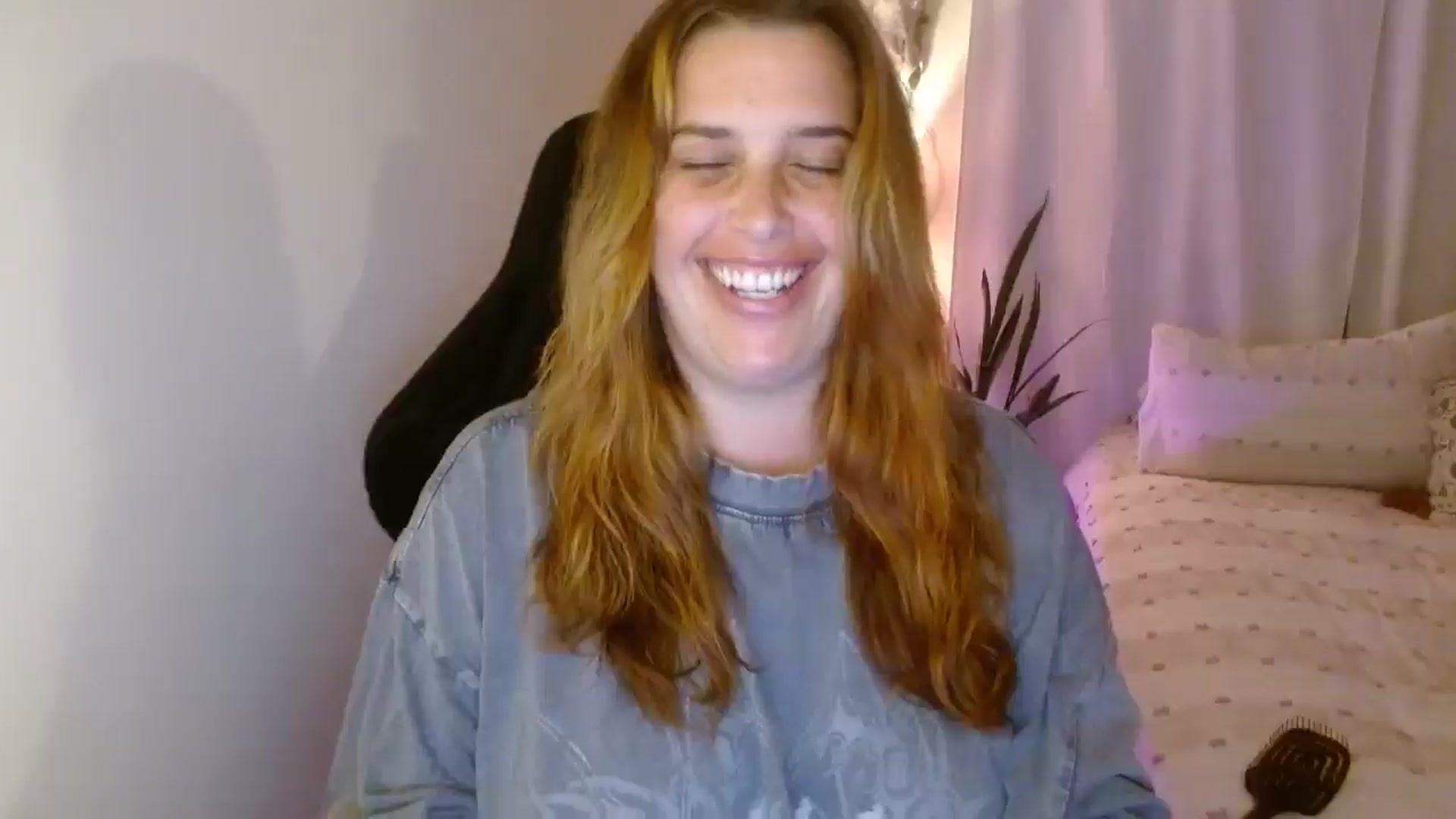 Gallery image thumbnail from HoneyTits_'s myfreecams stream on, 04/25/2025, 09:26 image 11 of 20