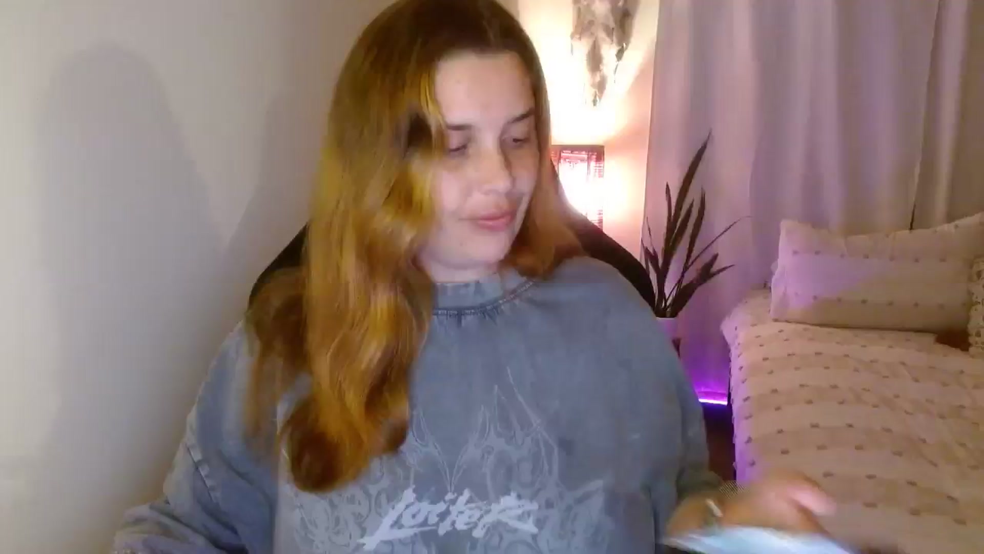 Gallery image thumbnail from HoneyTits_'s myfreecams stream on, 04/25/2025, 09:26 image 16 of 20