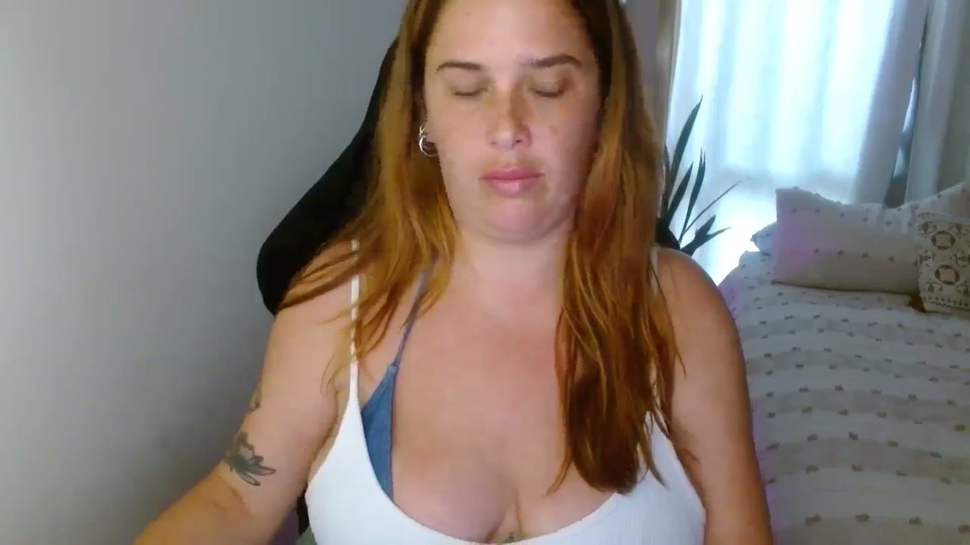 Gallery image thumbnail from HoneyTits_'s myfreecams stream on, 04/28/2025, 07:07 image 19 of 20