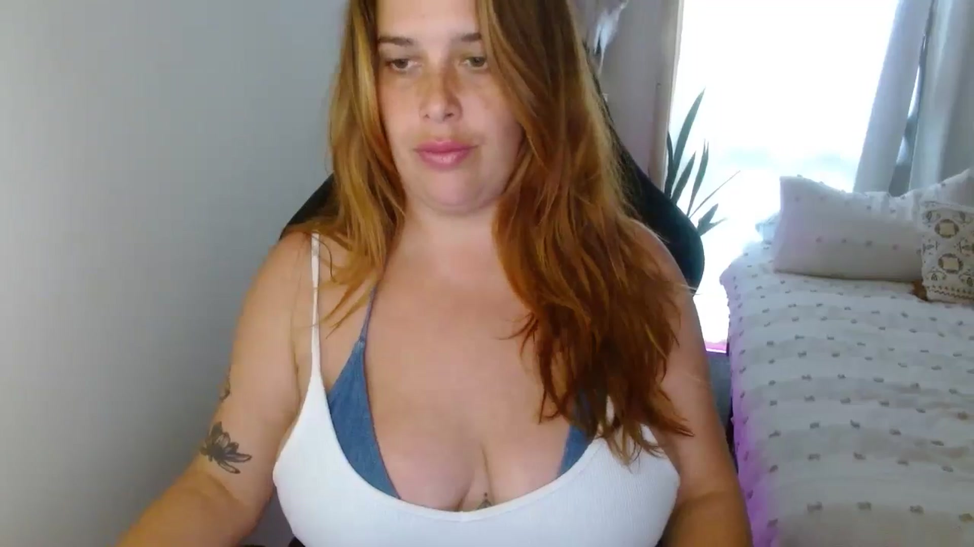 Gallery image thumbnail from HoneyTits_'s myfreecams stream on, 04/28/2025, 07:07 image 8 of 20