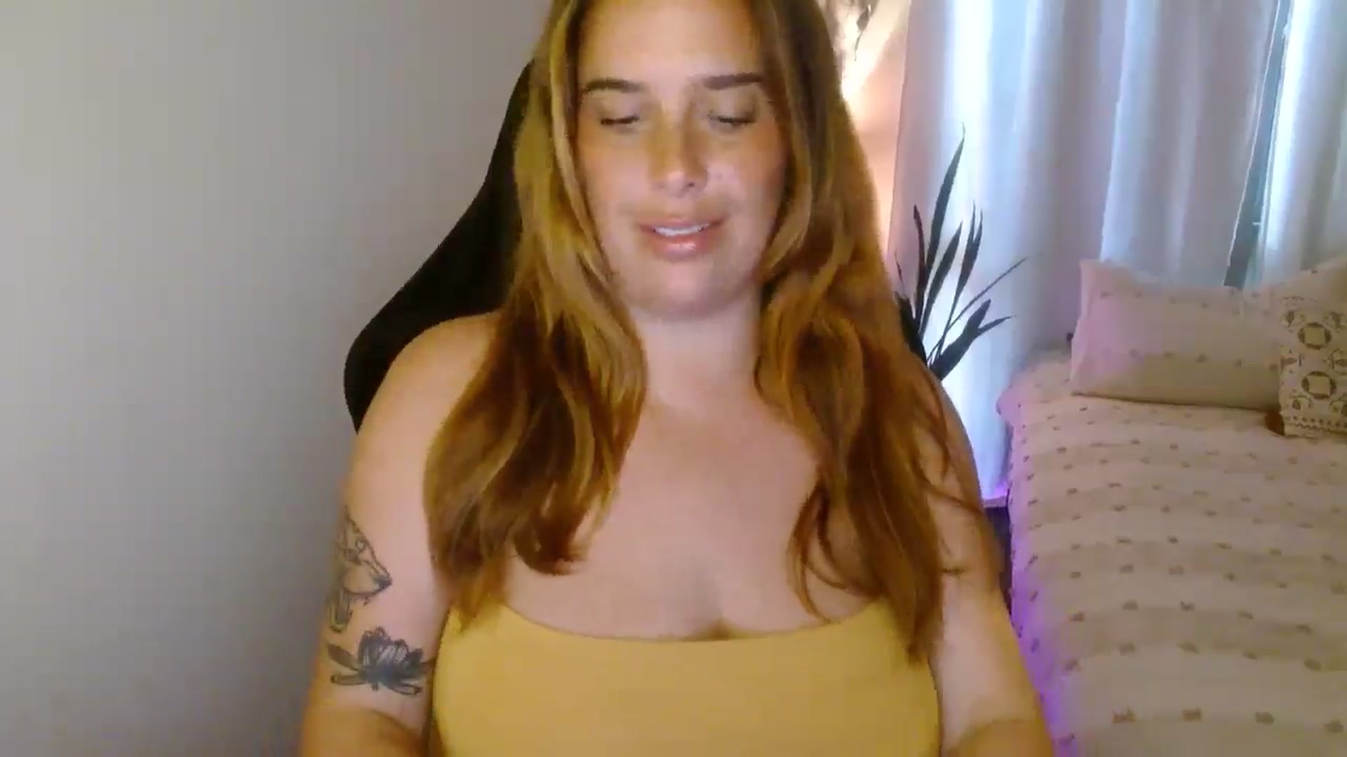 Gallery image thumbnail from HoneyTits_'s myfreecams stream on, 04/29/2025, 07:30 image 17 of 20