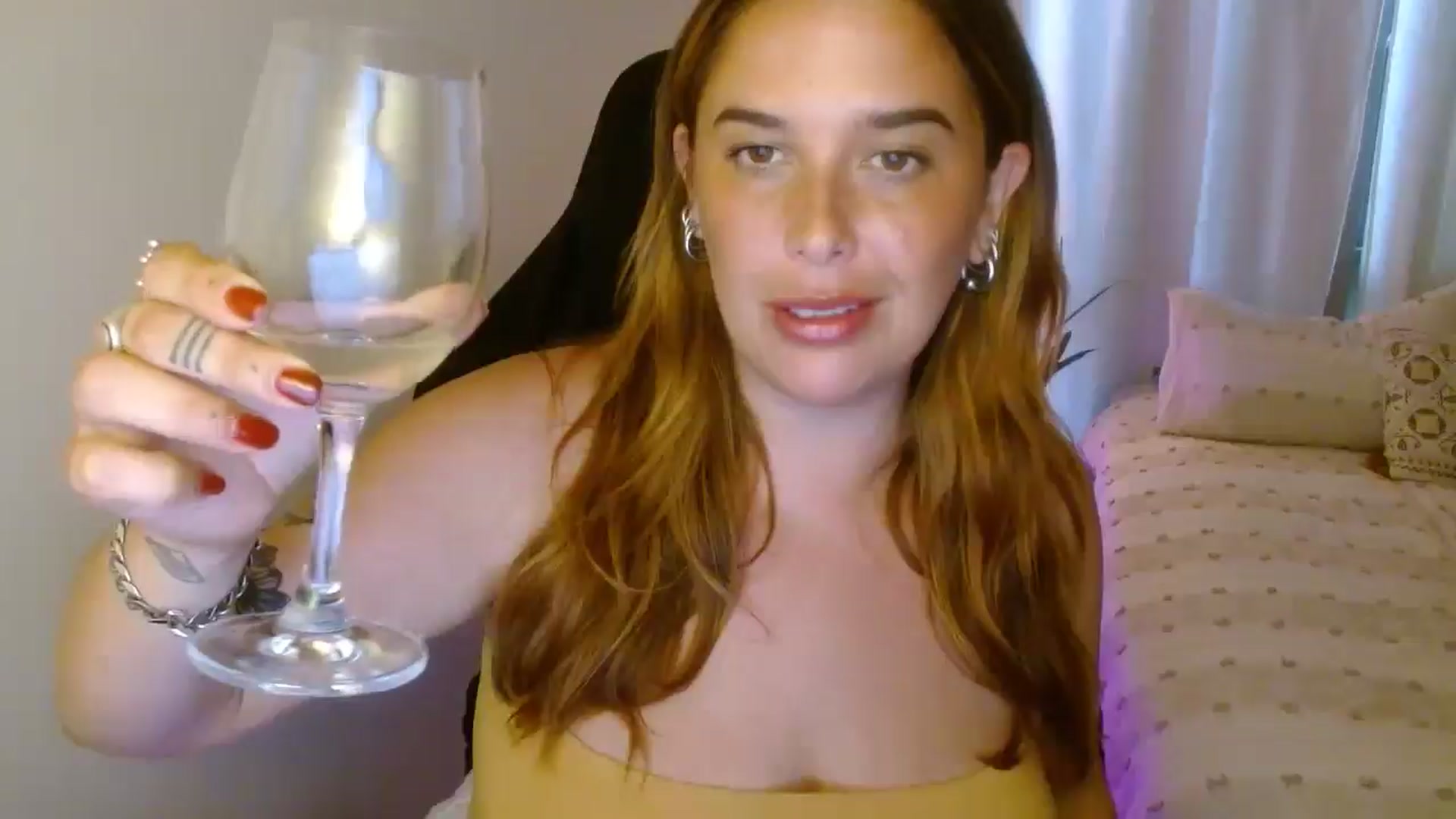 Gallery image thumbnail from HoneyTits_'s myfreecams stream on, 04/29/2025, 07:30 image 20 of 20