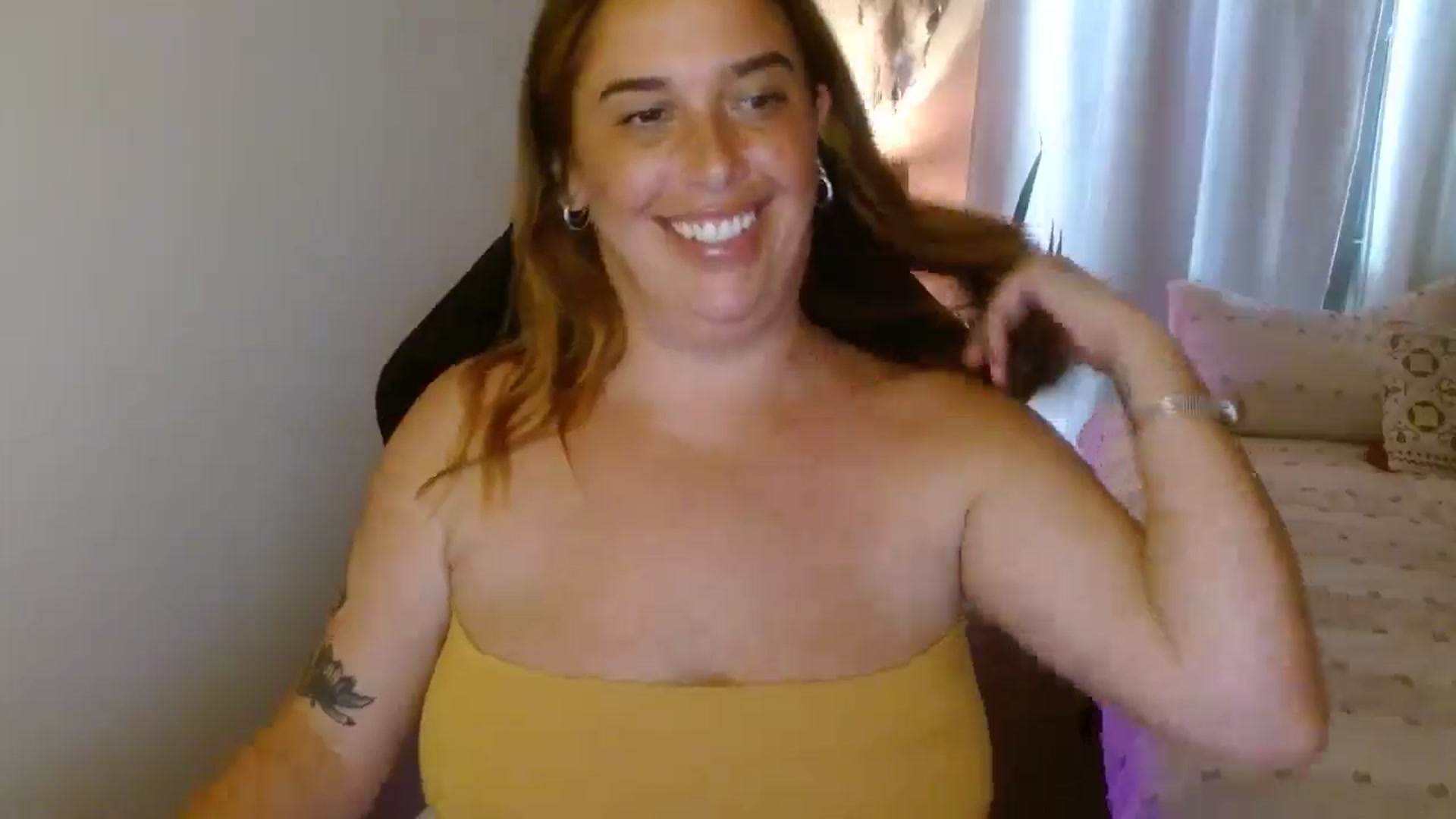 Gallery image thumbnail from HoneyTits_'s myfreecams stream on, 04/29/2025, 07:30 image 14 of 20