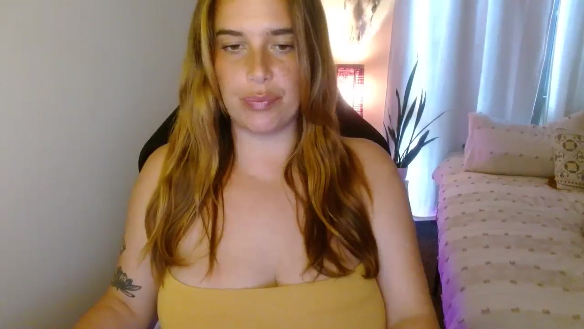 Gallery image thumbnail from HoneyTits_'s myfreecams stream on, 04/29/2025, 07:30 image 9 of 20