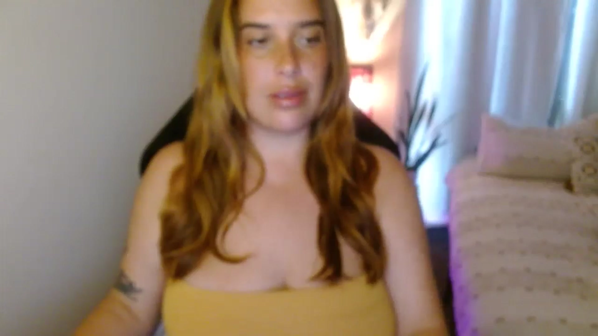 Gallery image thumbnail from HoneyTits_'s myfreecams stream on, 04/29/2025, 07:30 image 8 of 20