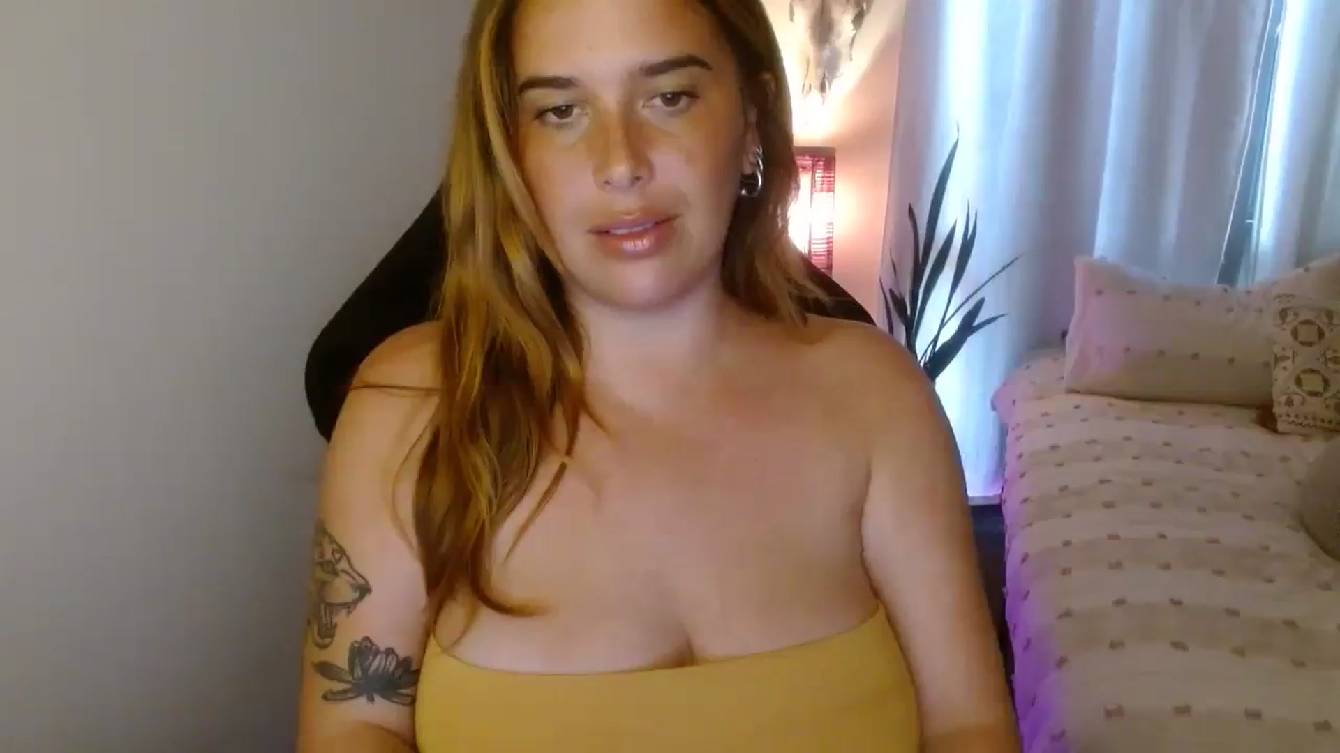 Gallery image thumbnail from HoneyTits_'s myfreecams stream on, 04/29/2025, 07:30 image 11 of 20