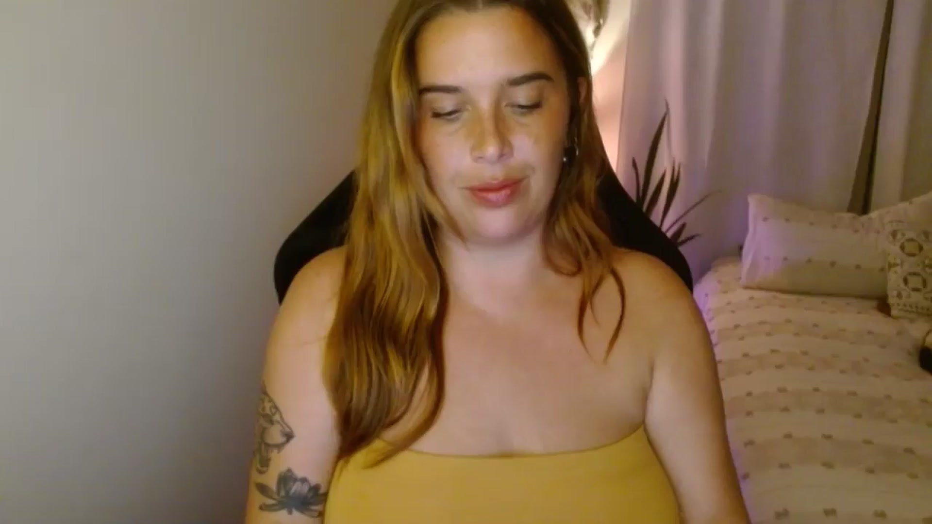 Gallery image thumbnail from HoneyTits_'s myfreecams stream on, 04/29/2025, 08:04 image 16 of 20