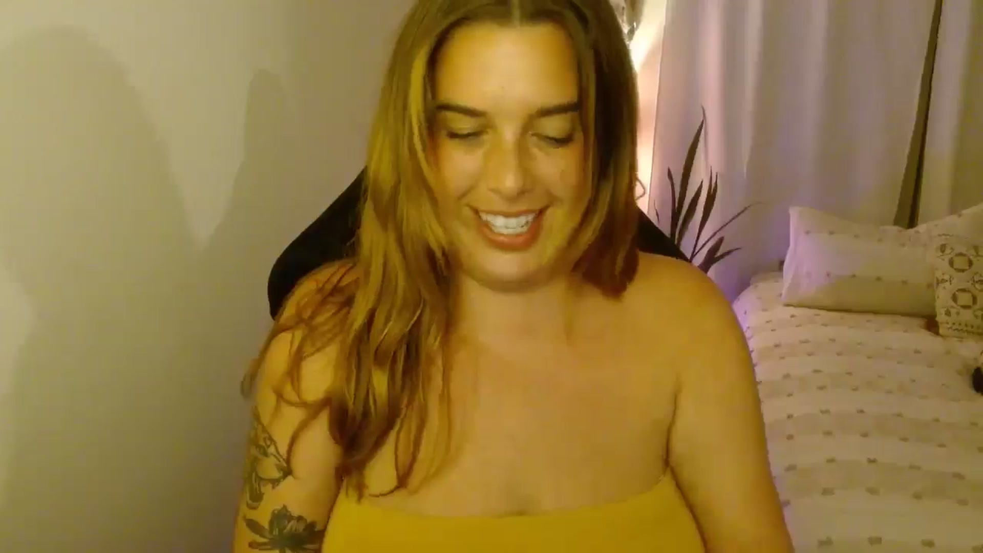 Gallery image thumbnail from HoneyTits_'s myfreecams stream on, 04/29/2025, 08:29 image 2 of 20