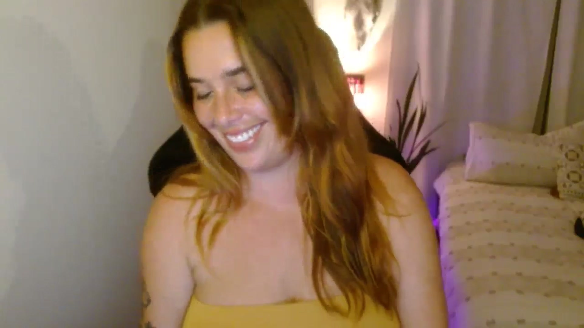 Gallery image thumbnail from HoneyTits_'s myfreecams stream on, 04/29/2025, 08:29 image 8 of 20