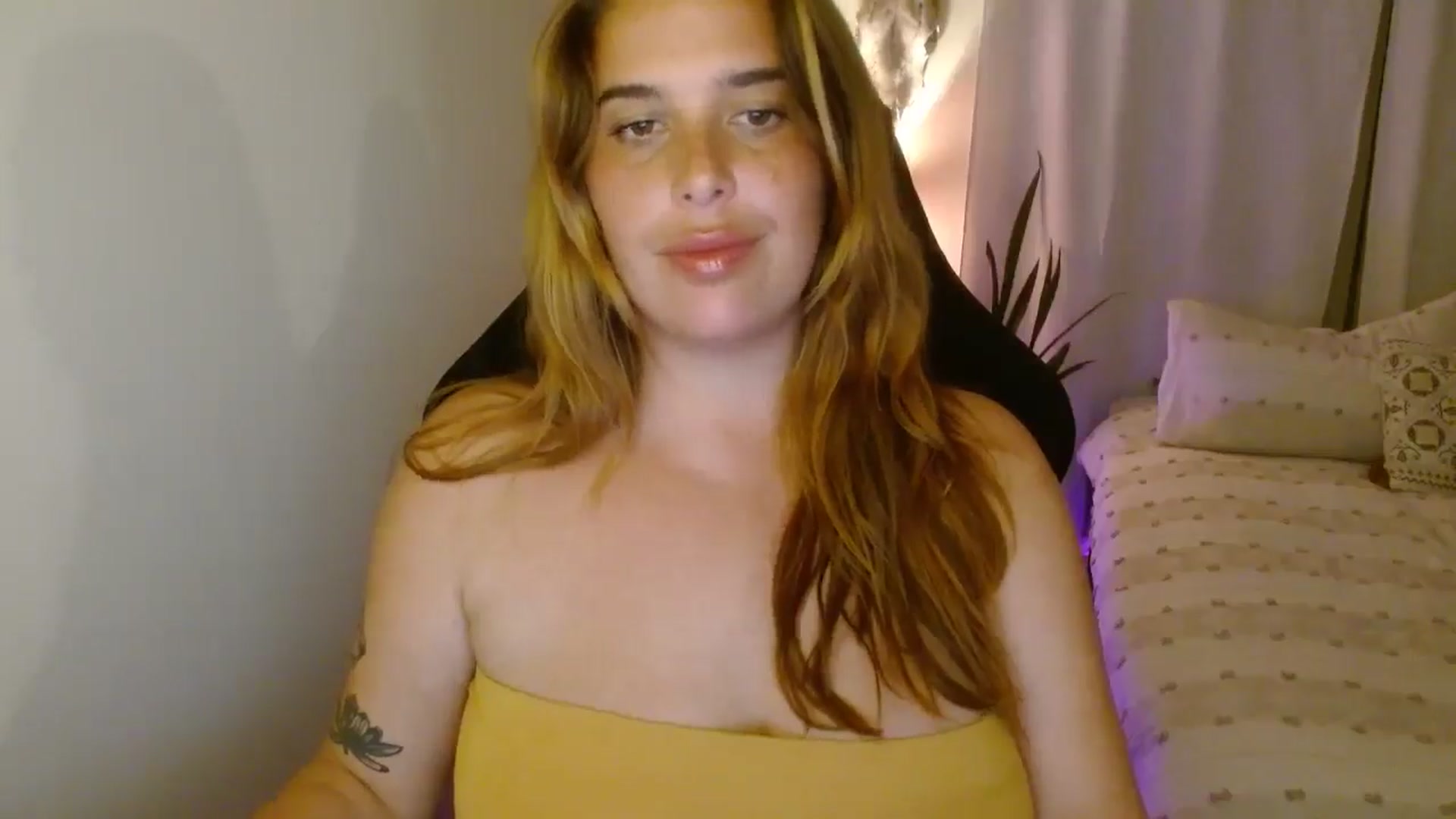 Gallery image thumbnail from HoneyTits_'s myfreecams stream on, 04/29/2025, 08:57 image 12 of 20
