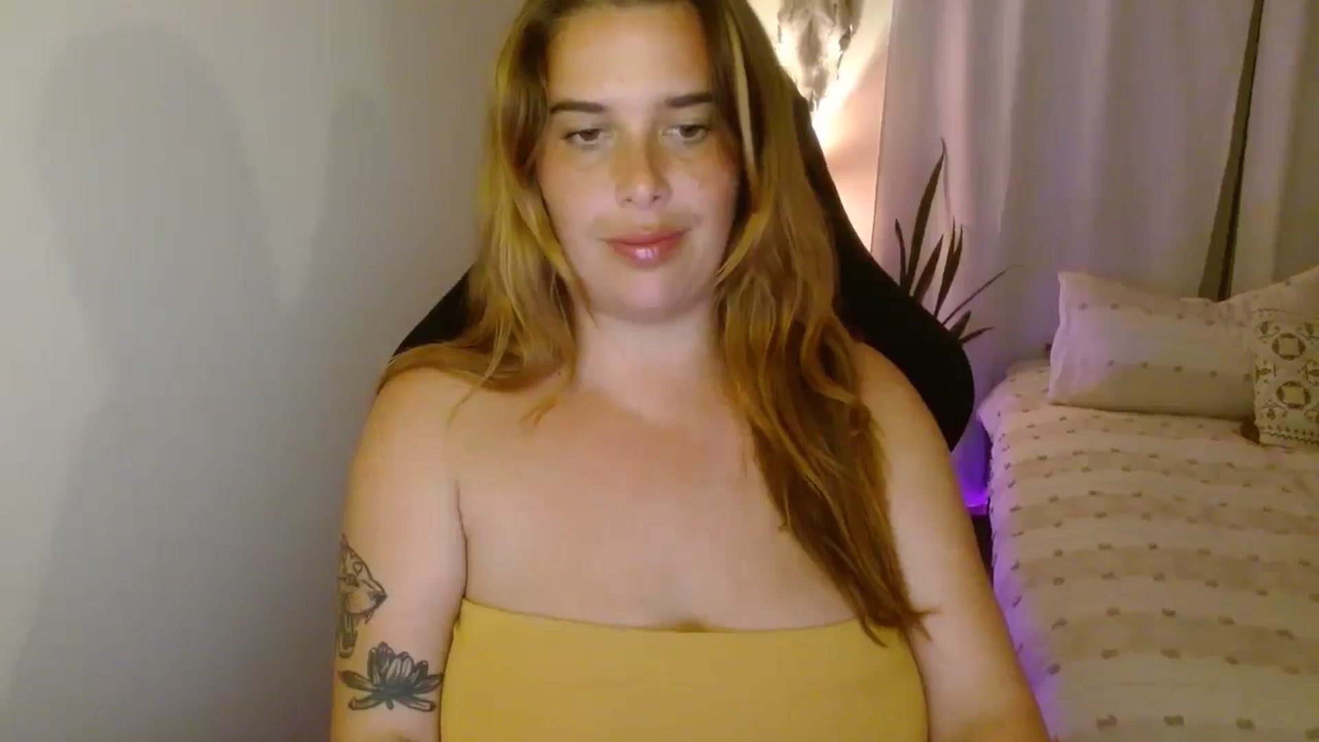 Gallery image thumbnail from HoneyTits_'s myfreecams stream on, 04/29/2025, 08:57 image 4 of 20