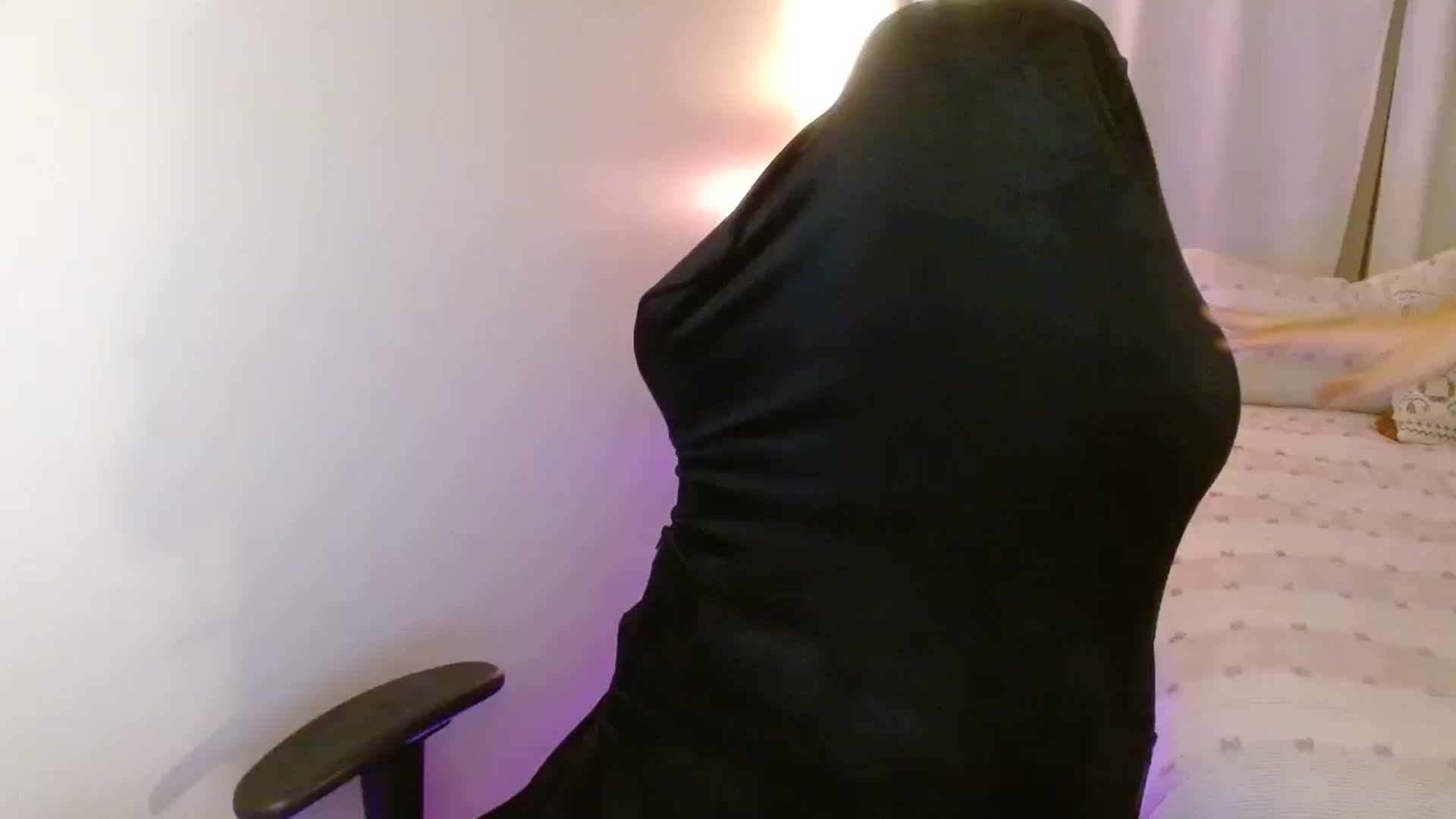Gallery image thumbnail from HoneyTits_'s myfreecams stream on, 04/30/2025, 08:39 image 17 of 20