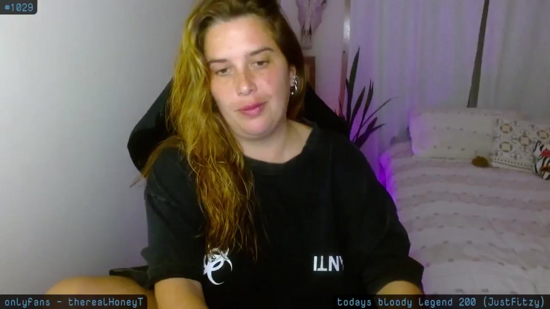 Gallery image thumbnail from HoneyTits_'s myfreecams stream on, 05/03/2025, 09:14 image 9 of 20