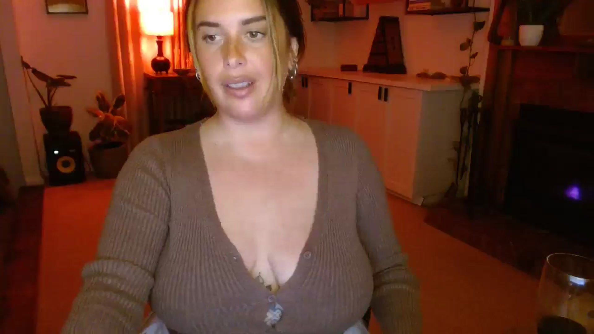 Gallery image thumbnail from HoneyTits_'s myfreecams stream on, 05/28/2025, 08:56 image 15 of 20