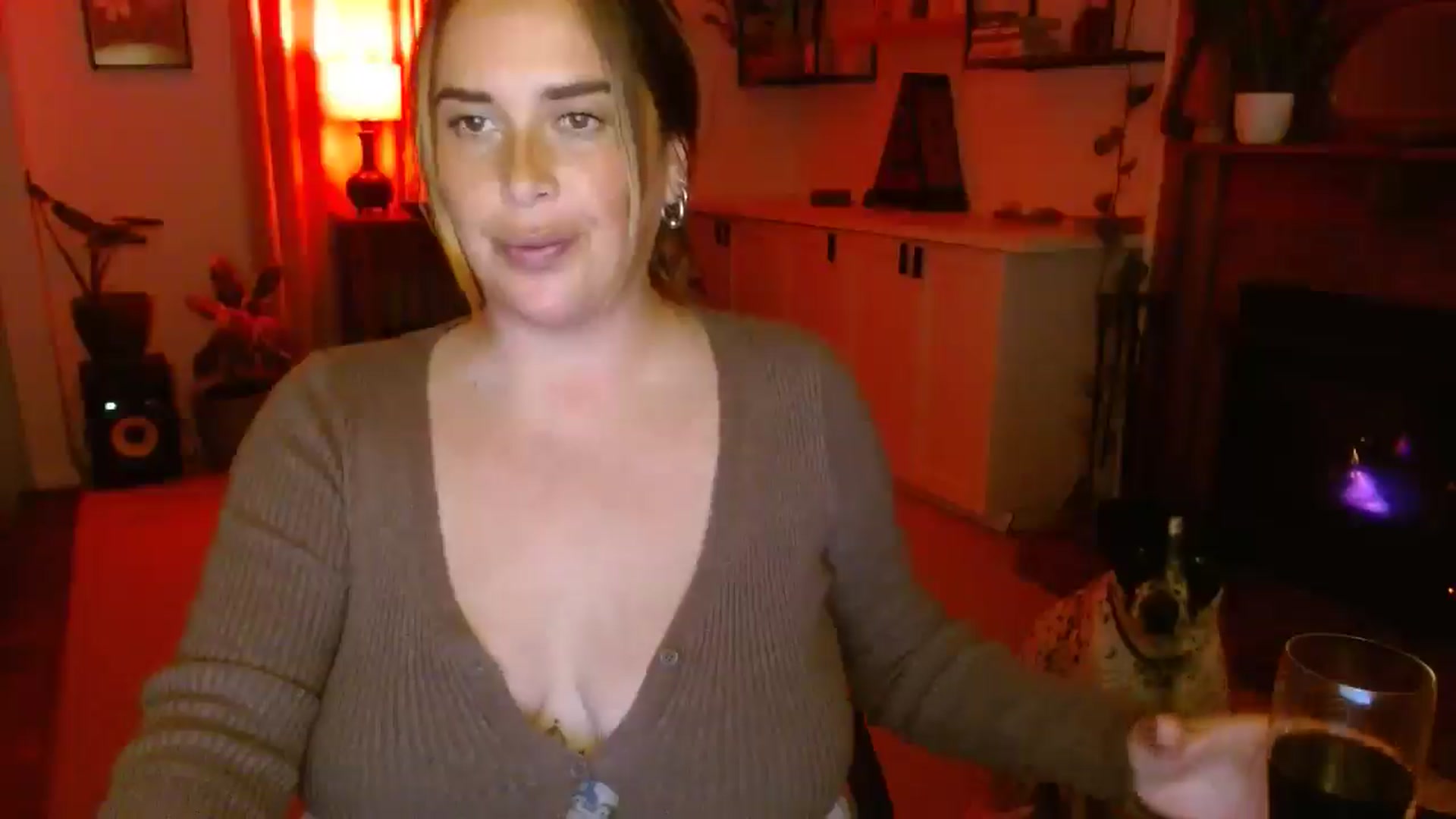 Gallery image thumbnail from HoneyTits_'s myfreecams stream on, 05/28/2025, 09:44 image 10 of 20