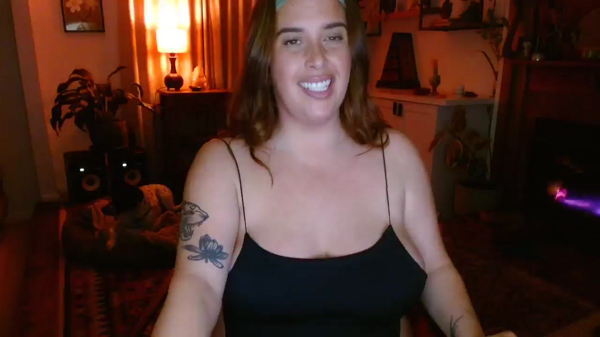 Gallery image thumbnail from HoneyTits_'s myfreecams stream on, 08/08/2025, 09:52 image 15 of 20