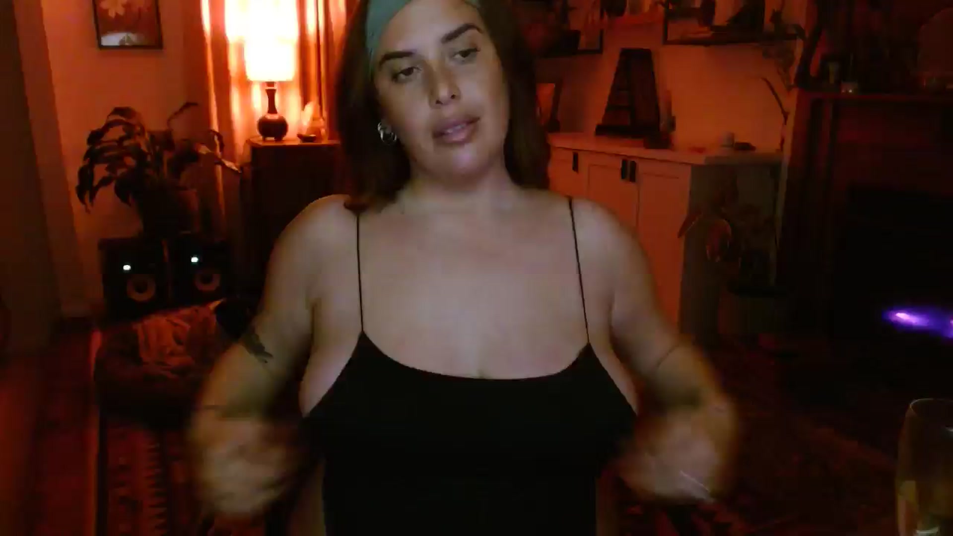 Gallery image thumbnail from HoneyTits_'s myfreecams stream on, 08/08/2025, 09:52 image 20 of 20